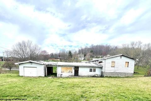 11 1st St, Morgantown, WV 26508