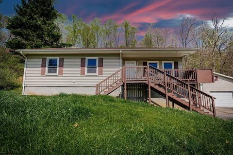 142 Clark Rd, Morgantown, WV 26508