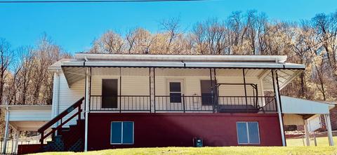 139 High St, Idamay, WV 26576