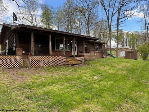 152 Toothman Run Rd, Rivesville, WV 26588