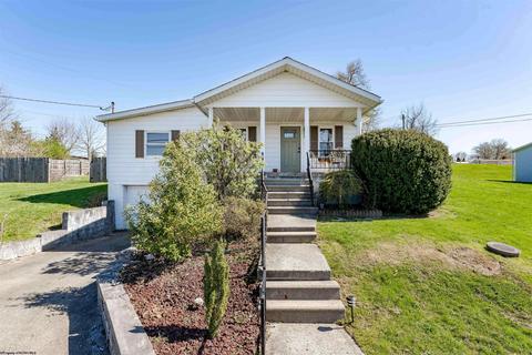 88 Fairmor Dr, Westover, WV 26501