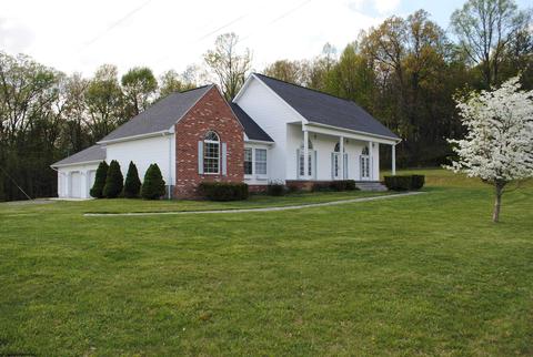 130 Dadisman Dr, Philippi, WV 26416