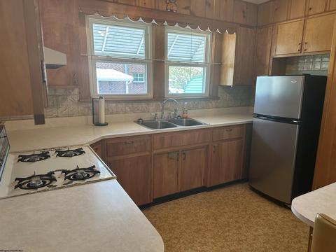 200 Beech Ave, Philippi, WV 26416 photo 7