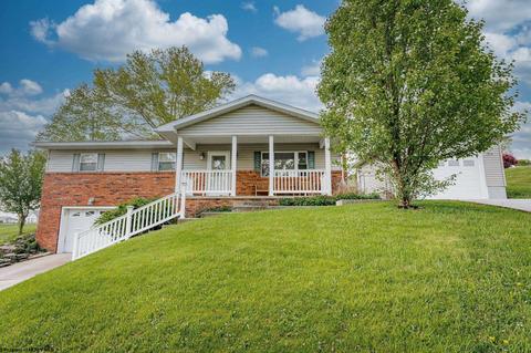 141 Shenandoah Dr, Fairmont, WV 26554