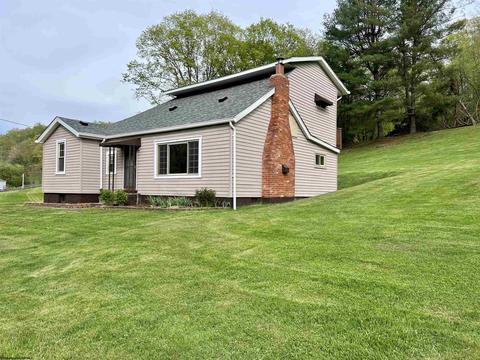 35 Sandy Beach Rd, Fairmont, WV 26554