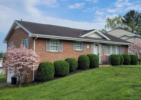 11 Wakefield St, Bridgeport, WV 26330