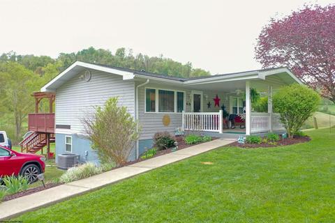 246 Ranch Rd, Fairmont, WV 26554