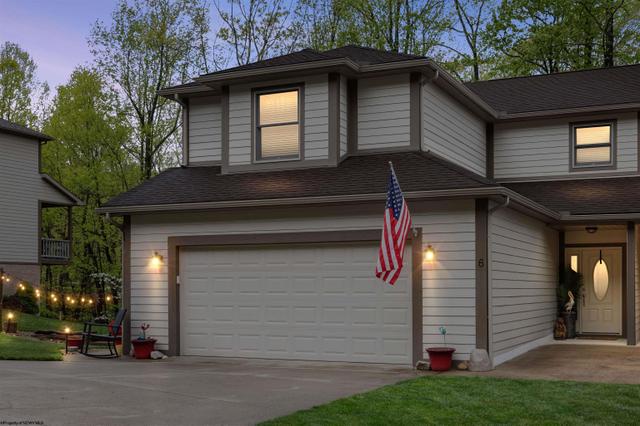 6 Oak Ridge Dr, Morgantown, WV 26508