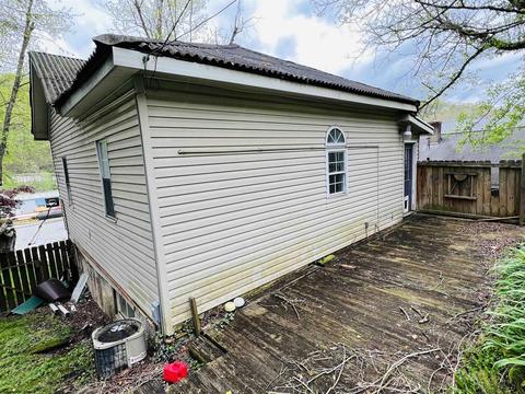 605 E Main St, Mannington, WV 26582 photo 17