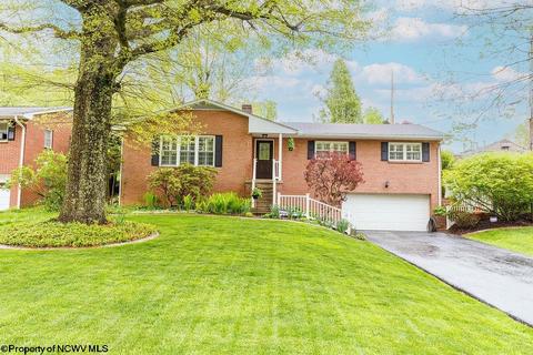 802 Henry Dr, Fairmont, WV 26554