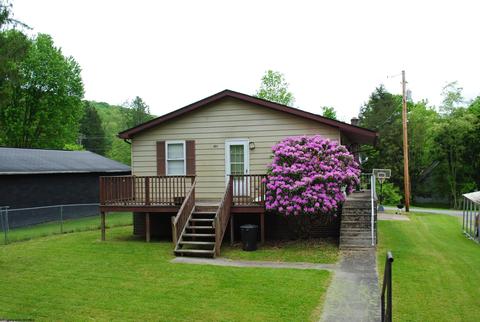 446 Locust Ave, Philippi, WV 26416