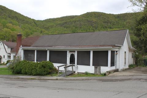 114 N Union St, Webster Springs, WV 26288