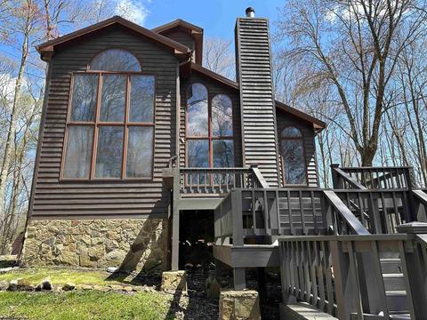 360 Dogwood Ln, Terra Alta, WV 26764