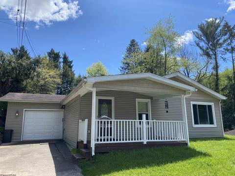 1229 Bellaire St, Fairmont, WV 26554