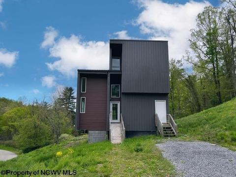 43 David Daniels Dr, Fairmont, WV 26554
