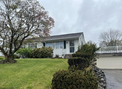 111 Swartz Rd, Kingwood, WV 26537