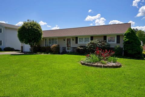 143 Driftwood Rd, Bridgeport, WV 26330