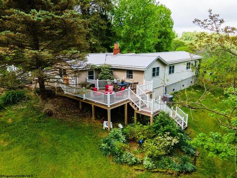 16 Hoard Rd, Morgantown, WV 26505