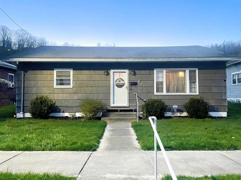 361 Maple Ave, Philippi, WV 26416