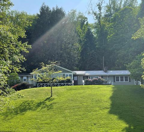 1216 Bell Run Rd, Fairmont, WV 26554