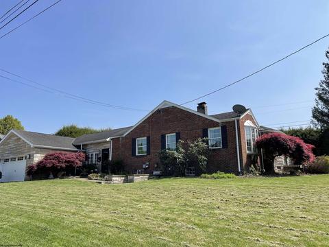 1522 Barry St, Fairmont, WV 26554