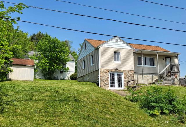 1061 Dorsey Ave, Morgantown, WV 26501