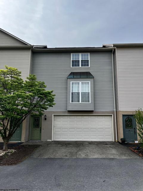 29 Clear Spring Dr, Morgantown, WV 26508
