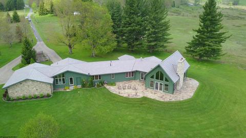 345 Maple Grove Ln, Davis, WV 26260