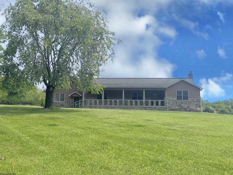 1077 Hinkle Rd, Grafton, WV 26354
