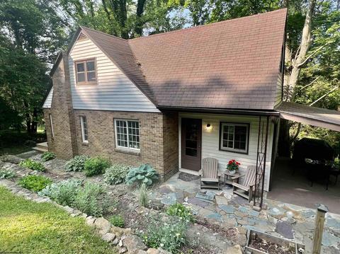 1282 Hillcrest Rd, Fairmont, WV 26554