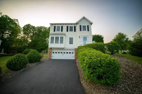 106 Lockwood Dr, Morgantown, WV 26508