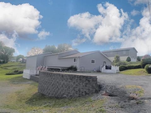 102 Reddehase Aly, Grafton, WV 26354