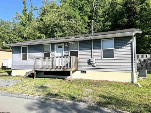 49 Addison St, Grafton, WV 26354