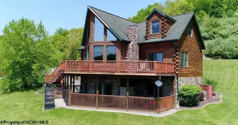 13 Sunrise Cir, Horner, WV 26372