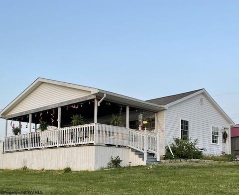 156 Cornhusker Ln, Masontown, WV 26542