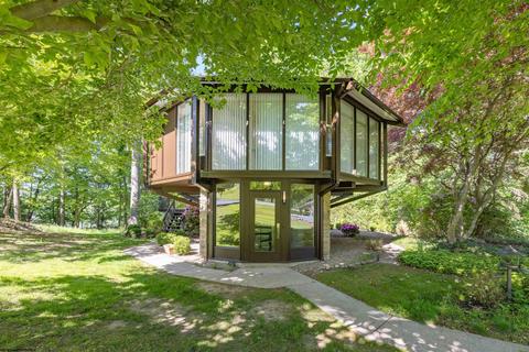 73 Lakeview Dr, Morgantown, WV 26508