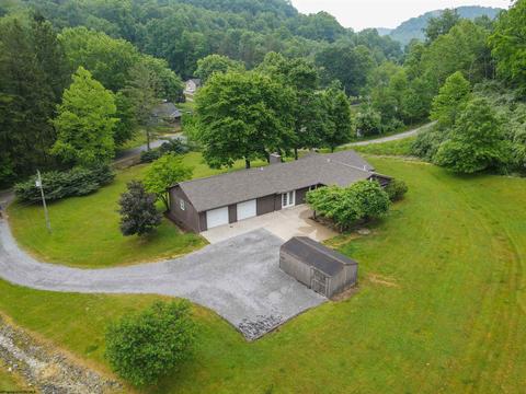 949 Sauls Run, Weston, WV 26452