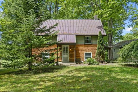 309 E Rd, Arthurdale, WV 26520 photo 1