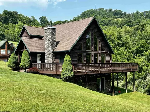45 Waterfront Way, Horner, WV 26372