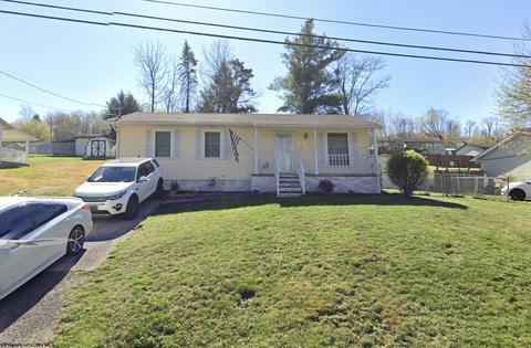 78 Eastgate Dr, Morgantown, WV 26508