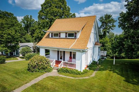 1090 Charles Ave, Morgantown, WV 26505
