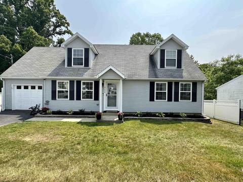 111 Fairfax Dr, Bridgeport, WV 26330