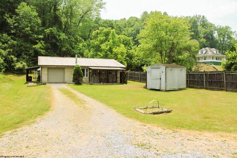 98 Carolina Ave, Salem, WV 26426