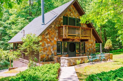300 Hemlock Cir, Terra Alta, WV 26764