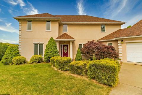 1306 Deer Run, Morgantown, WV 26508