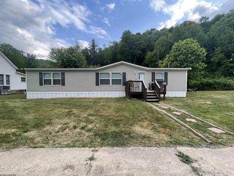 4 Monroe St, Salem, WV 26426