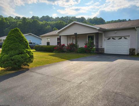 50 Grant View Dr, Lost Creek, WV 26385