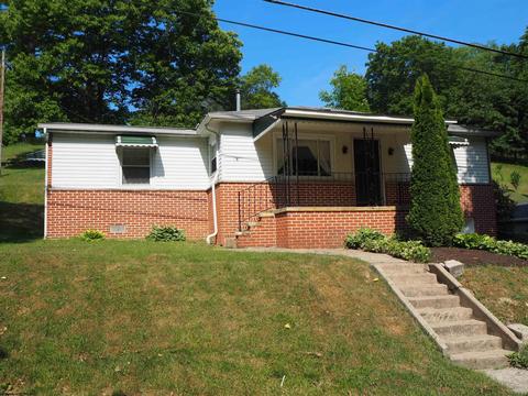 8 Jones Ln, Farmington, WV 26571