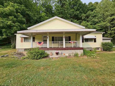 973 Middletown Rd, Fairmont, WV 26554