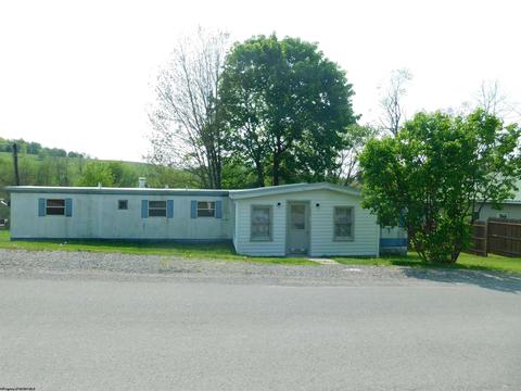 208 Shaffer St, Terra Alta, WV 26764